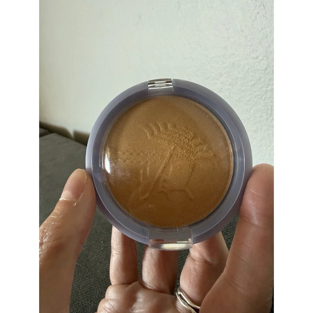 VTG Mary-Kate and Ashley Illuminating Bronzing Powder Illuminating Gold New Read